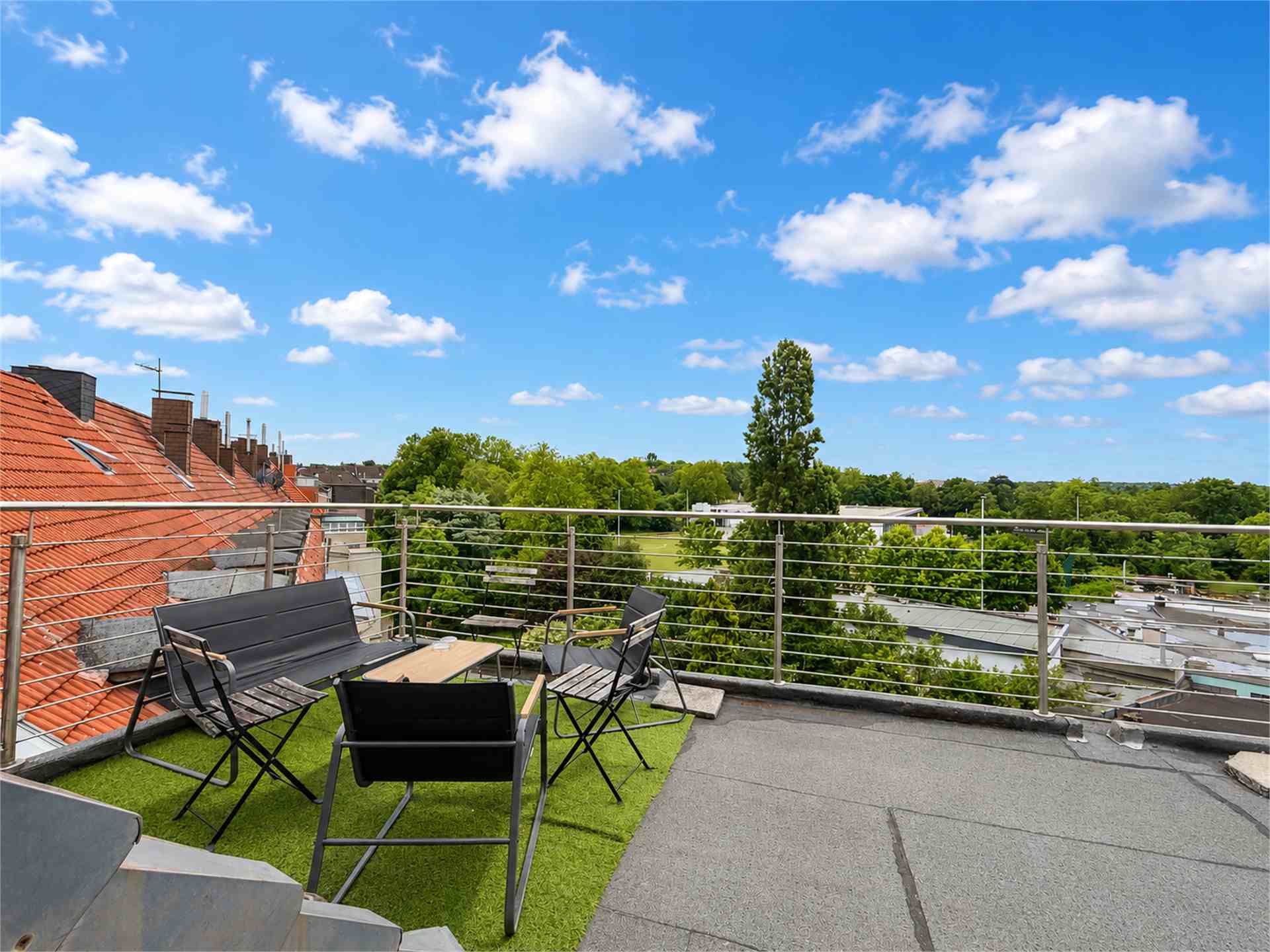 Messe-Zentral – 3 Bedrooms and Roof Terrace