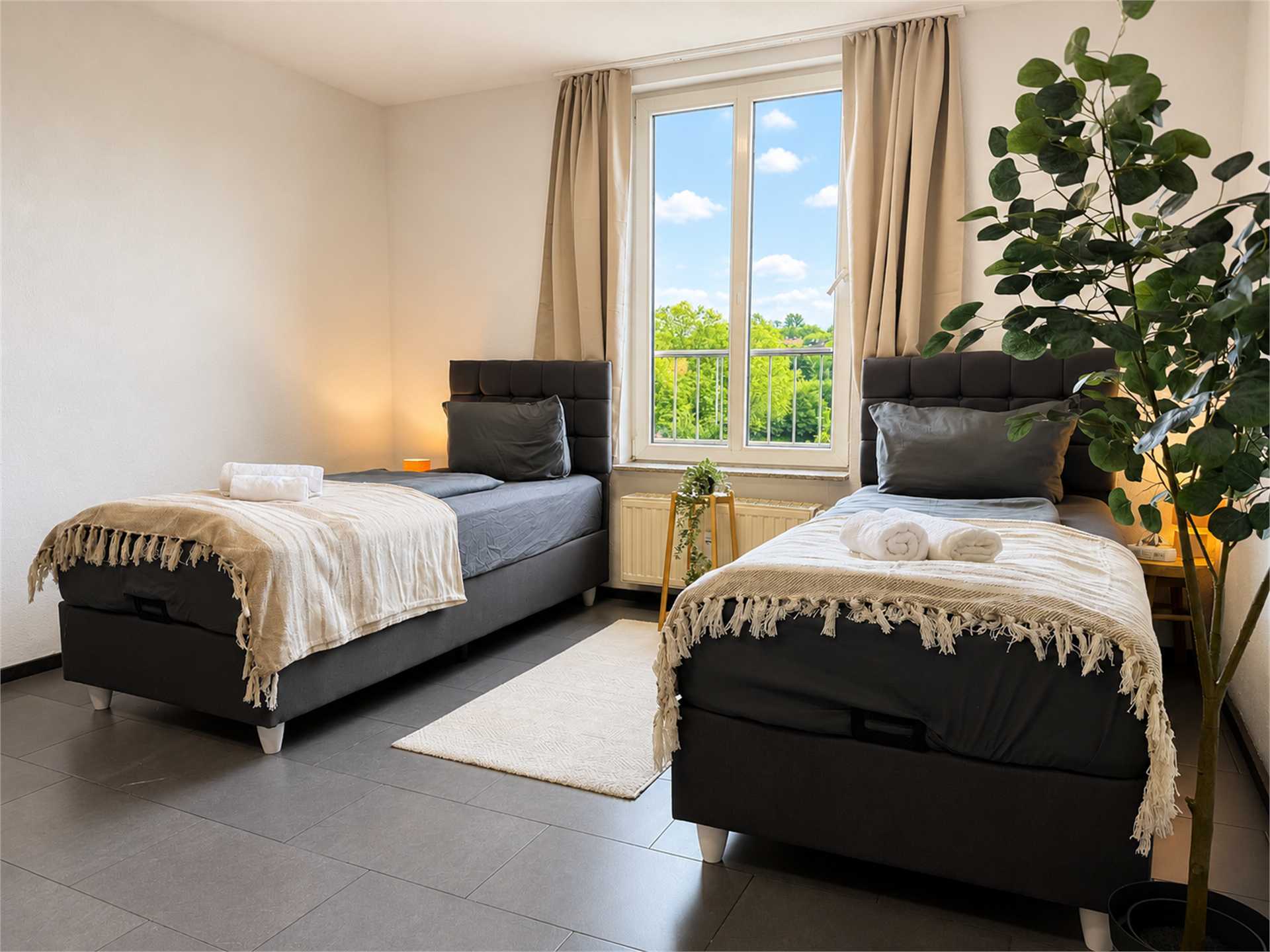 Messe-Zentral mit 3 Schlafzimmern und Dachterrasse